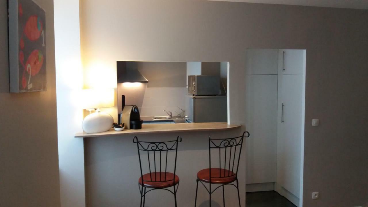 Lesneven Appart Nuitee Exterior photo